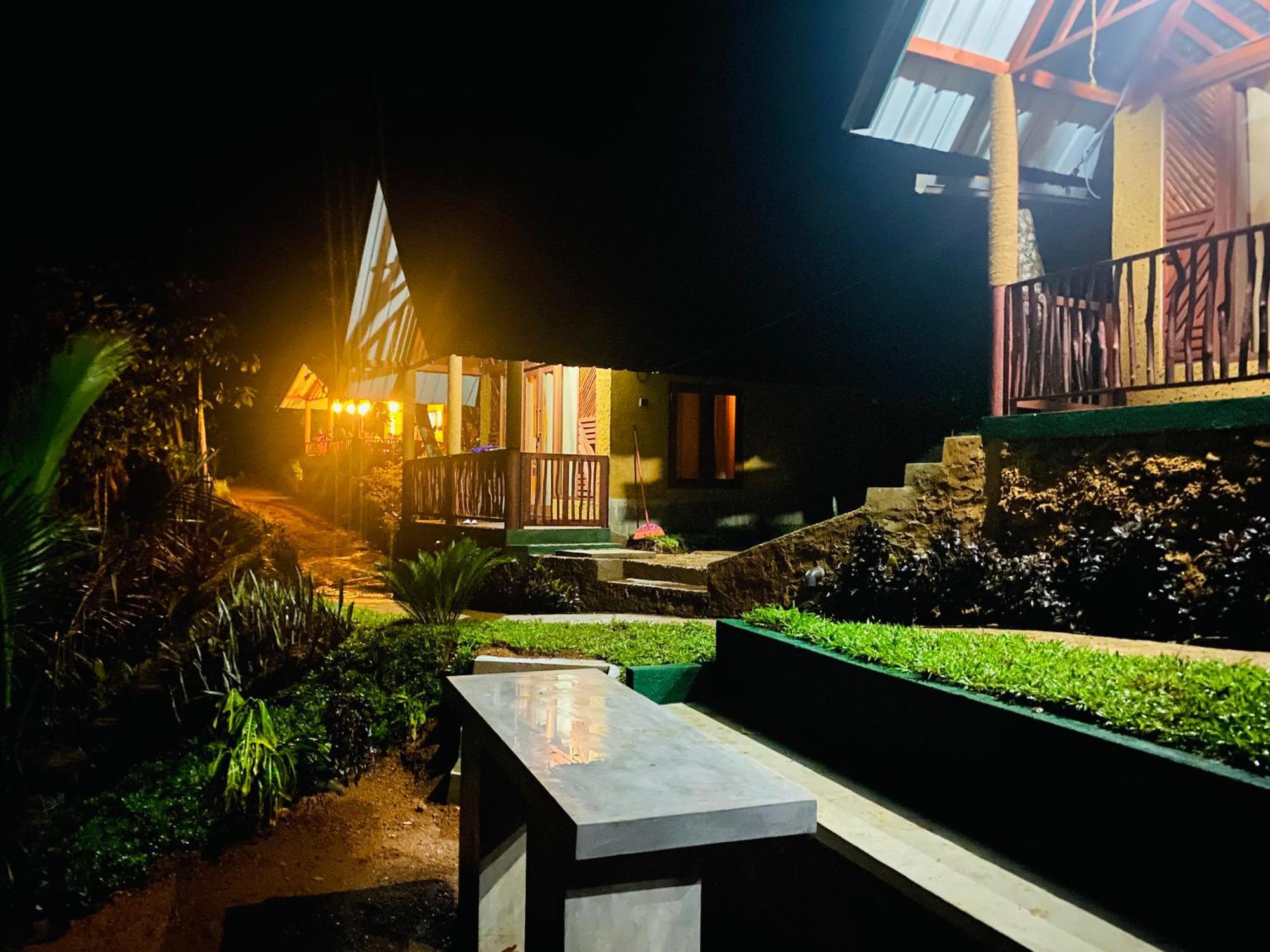 The Rainforest Hideaway 데니야야 외부 사진