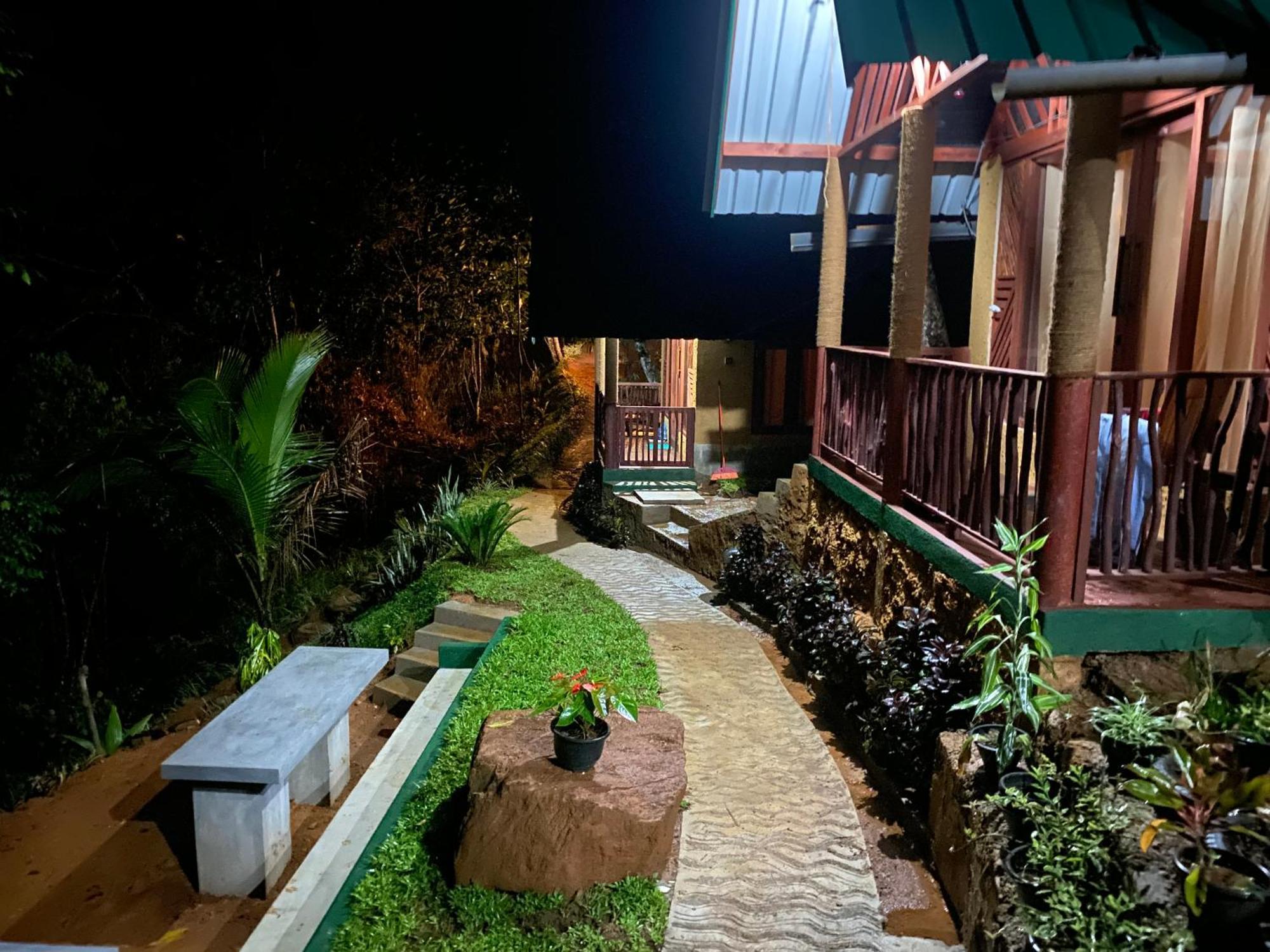 The Rainforest Hideaway 데니야야 외부 사진